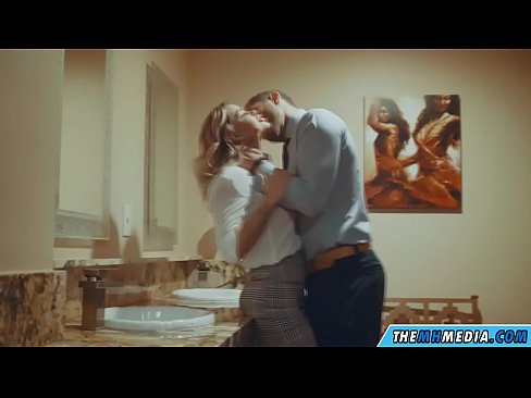 ❤️ Lè yon blond bèl sedui ou nan yon twalèt piblik ❤ Pornografi Larisi nan pònografi ht.masseffect1.ru
